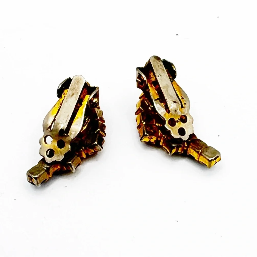Vtg Patriotic Clip On Earrings American Flag Wave Red Whit Blue